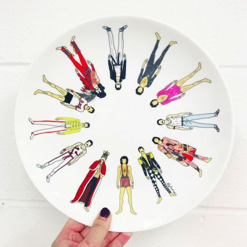 FREDDIE - colourful dinner plate by ART WOW designer Notsniw Art