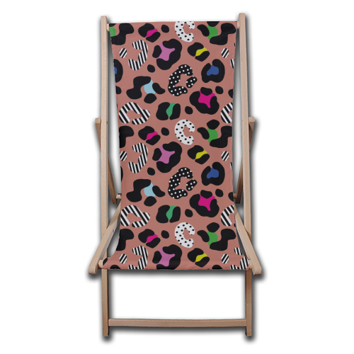 playful leopard deck chair by Art Wow